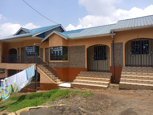 1 Bedroom Bungalow for Rent in Sigona with Spacious Rooms at 10K