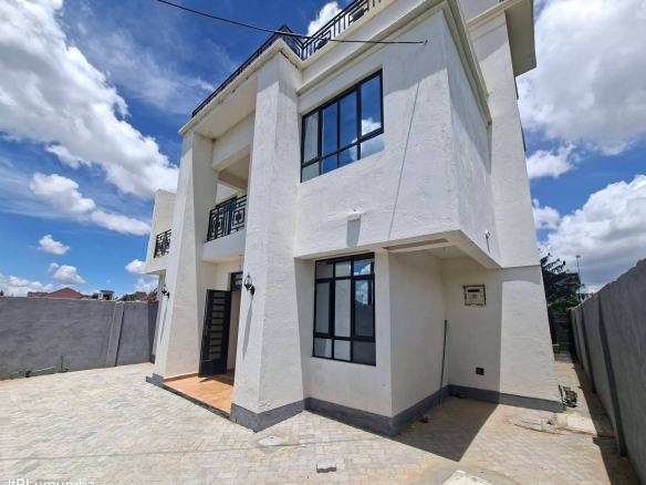 5 Bedroom Townhouse for Rent in Syokimau All En-Suite Near Mombasa Road 80K