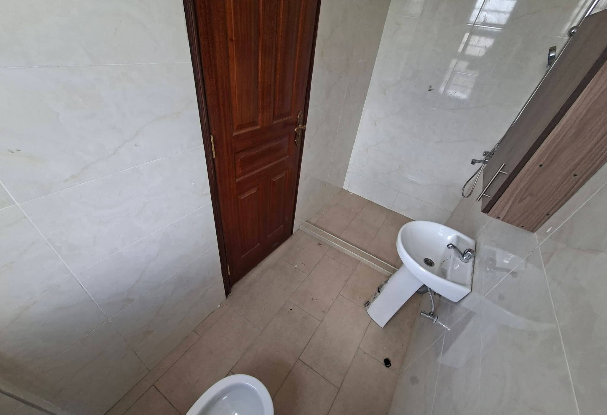 5 Bedroom Townhouse for Rent in Syokimau All En-Suite Near Mombasa Road 80K